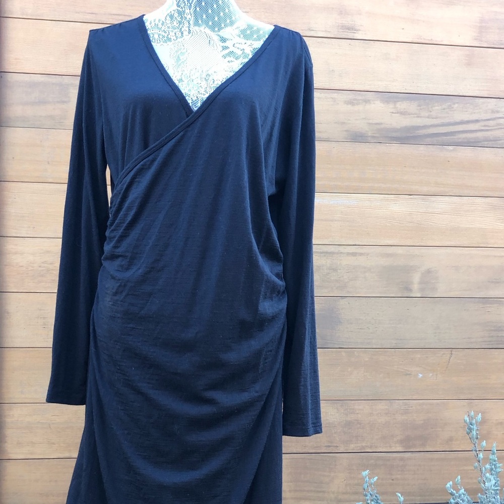 Icebreaker rouched black cross front dress, large. Very stretchy 100% merino.